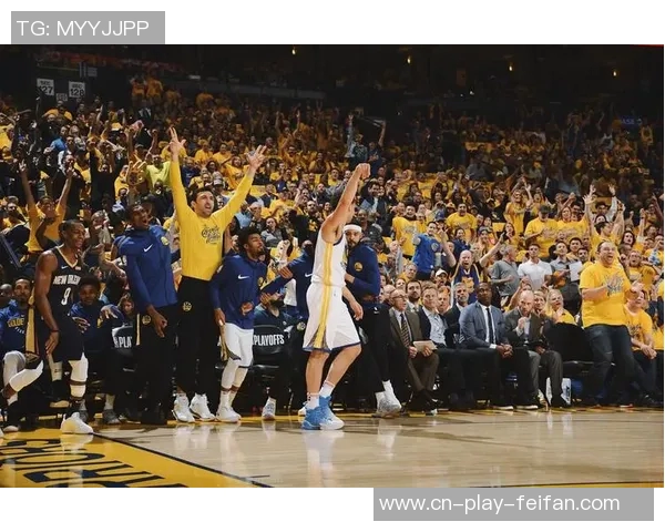 卡梅隆托马斯半场表现抢眼10投6中贡献18分3篮板6助攻1抢断