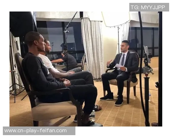 NBA高管与球探齐聚考察Woj母校球队球员展现人脉魅力 NBA高管与球探齐聚考察Woj母校球队球员展现人脉魅力