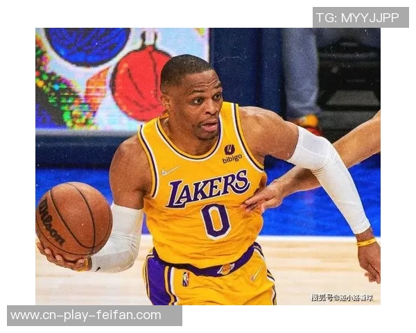 里夫斯绝杀球场宣传新款AR3日落配色球鞋将于11月1日正式上市 里夫斯绝杀球场宣传新款AR3日落配色球鞋将于11月1日正式上市