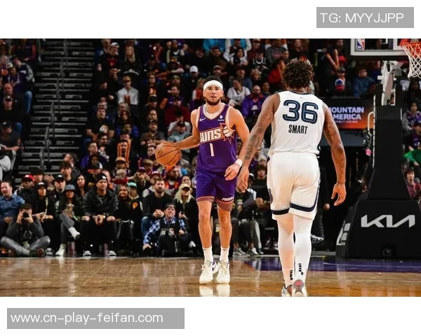 布克三分球失准却依然贡献24分4板7助1断展现全面能力